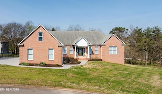 3962 Logans Landing Cir, Louisville, TN 37777