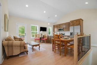 38 N Lakeside Cir, Lacygne, KS 66040