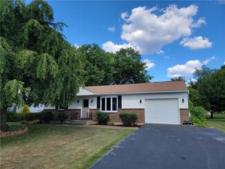 15 Alpine Dr, Easton, PA 18045