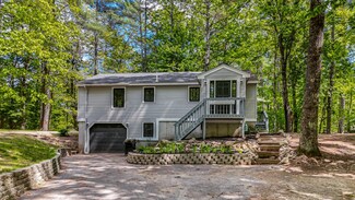 157 Fairview Dr, North Waterboro, ME 04061
