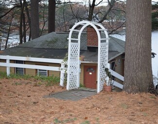 89 Kingland Rd, Stow, MA 01775