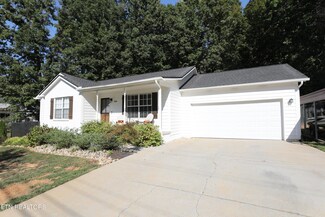 100 Crestwood Dr, Lenoir City, TN 37771