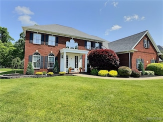 6687 Westminster Dr, East Amherst, NY 14051