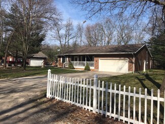 100 Oakridge Blvd, Muskegon, MI 49442