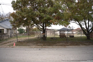 235 Azucena St, San Antonio, TX 78237