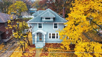 625 Walnut Ave, Elgin, IL 60123
