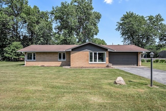 3804 Sunset Dr, Valparaiso, IN 46383