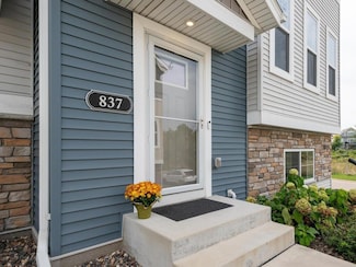 837 Roselyn Dr, Victoria, MN 55386