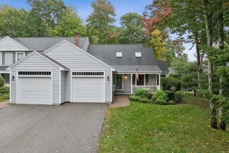 14 Stratford Place, Kennebunk, ME 04043