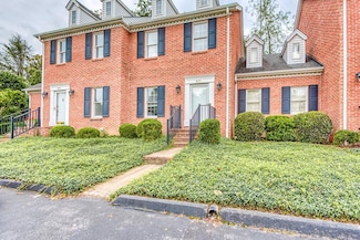 817 Wayne Ave NE, Abingdon, VA 24210