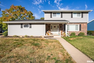 1902 Parkway Dr, Bettendorf, IA 52722