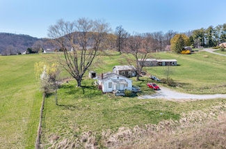 264 Glebe Hill Dr, Daleville, VA 24083