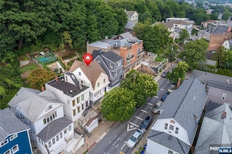 532 Undercliff Ave, Edgewater, NJ 07020