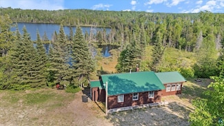 9420 Vollmer Dr, Isabella, MN 55607