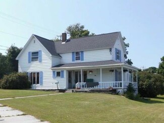 131 High St, Saint Ignace, MI 49781