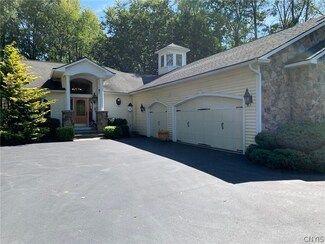 71 Aspen Cove Ln, Fulton, NY 13069