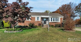 561 Drake Ave, Middlesex, NJ 08846