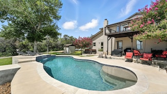 130 Oak Ridge Dr, New Braunfels, TX 78132