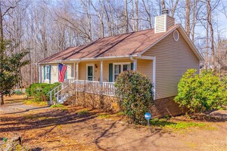 5235 Shaddowfax Dr, Kernersville, NC 27284