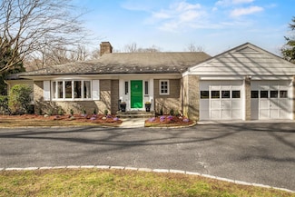 52 Oakledge Rd, Bronxville, NY 10708