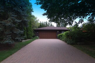 1031 Howard St, Saint Charles, IL 60174