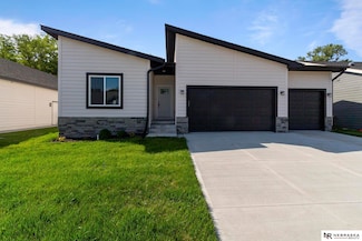 2742 Krejci Blvd, Blair, NE 68008
