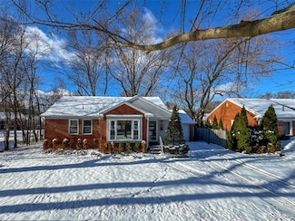 1186 S Eton St, Birmingham, MI 48009