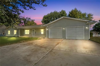 407 E Richardson St, Gallatin, MO 64640