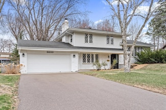 8600 Hopewood Ln N, New Hope, MN 55427