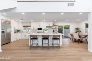 7223 N 14th St, Phoenix, AZ 85020