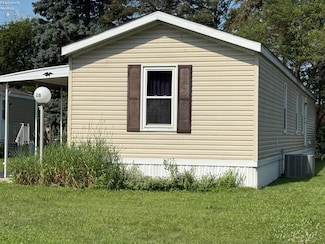 1730 Port Clinton Rd, Fremont, OH 43420