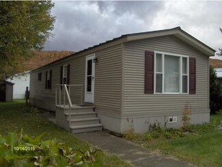 84 Fogey St, Randolph, VT 05060