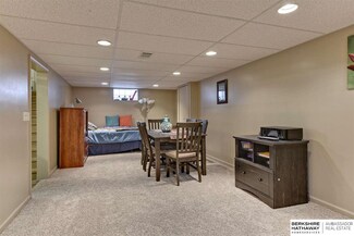 2502 S 35th Ave, Omaha, NE 68105