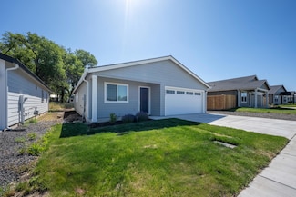 771 NE 16th St, Madras, OR 97741