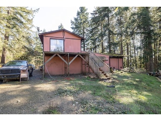 620 Cleveland Loop Dr, Roseburg, OR 97471