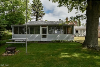 5813 E Gordon Shore Dr, Port Clinton, OH 43452
