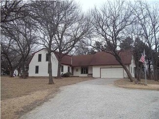 292 SW County Line Rd, Benton, KS 67017