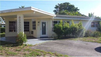 809 SE 16th Place, Deerfield Beach, FL 33441