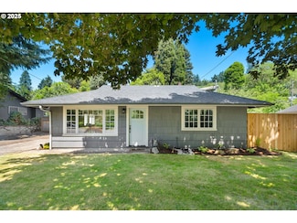 2822 NE Fremont Dr, Portland, OR 97220
