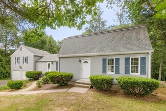 7 Logie Ln, Southwick, MA 01077