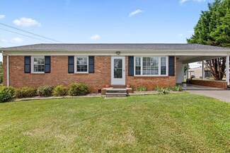 111 Dalsher Ave, Pilot Mountain, NC 27041
