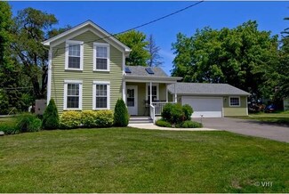 5N631 Hanson Rd, Saint Charles, IL 60175