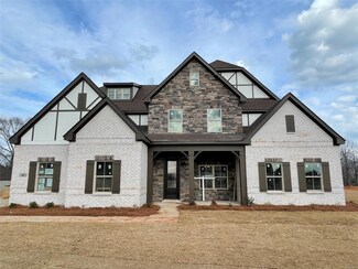 48 Hillston Dr, Wetumpka, AL 36093
