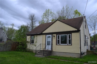 2285 Pleasant Ave, Lake View, NY 14085