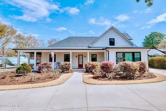272 Rogersville Rd, Wilmington, NC 28403