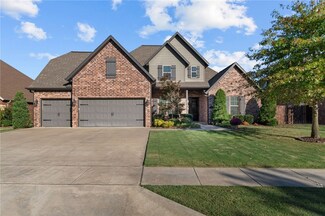 6219 S 28th St, Rogers, AR 72758