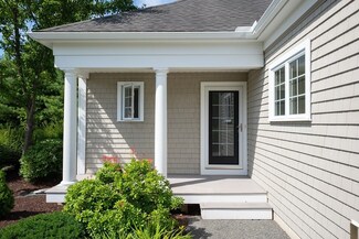 7 Meadowlark Dr, Middleboro, MA 02346