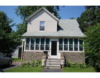 11 Rumford St, Lowell, MA 01852