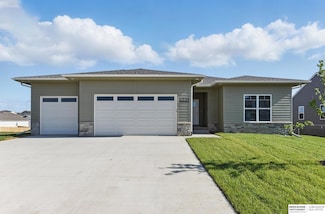 6320 Harvest Dr, Bellevue, NE 68157