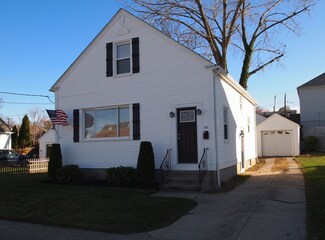49 Aldine St, Providence, RI 02909